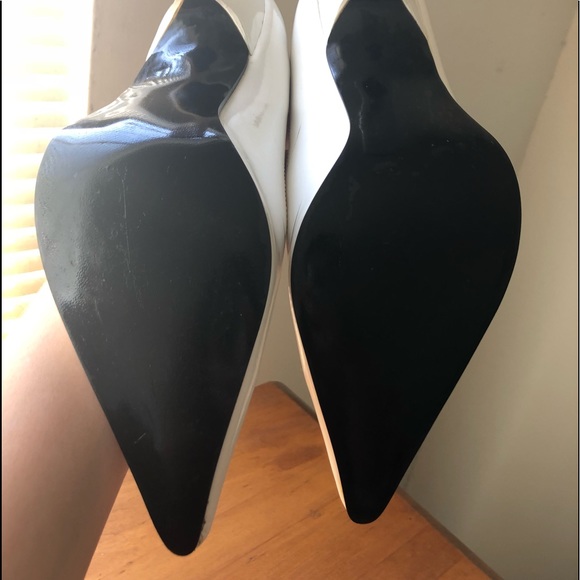 Fredrick’s of Hollywood classic pumps - Picture 3 of 6